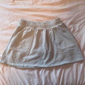 Casual Light Gray Skirt with Pockets
